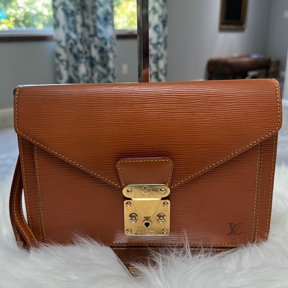 Louis Vuitton Epi brown Dragonne clutch. - Picture 1 of 13